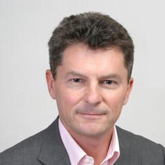Neil Robertson, Associé, Bignon Lebray