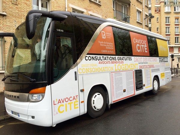 BarreauParis Bus solidarite