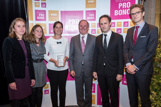 grande-famille-trophees-probono2014